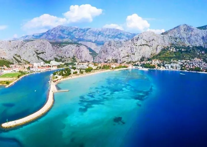 House B - With Spacious Terrace And Beautiful View Apartman Omiš