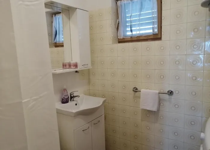 House B - With Spacious Terrace And Beautiful View * Omiš