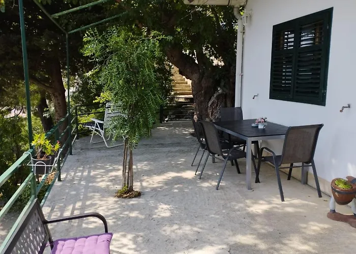 House B - With Spacious Terrace And Beautiful View Apartman Omiš