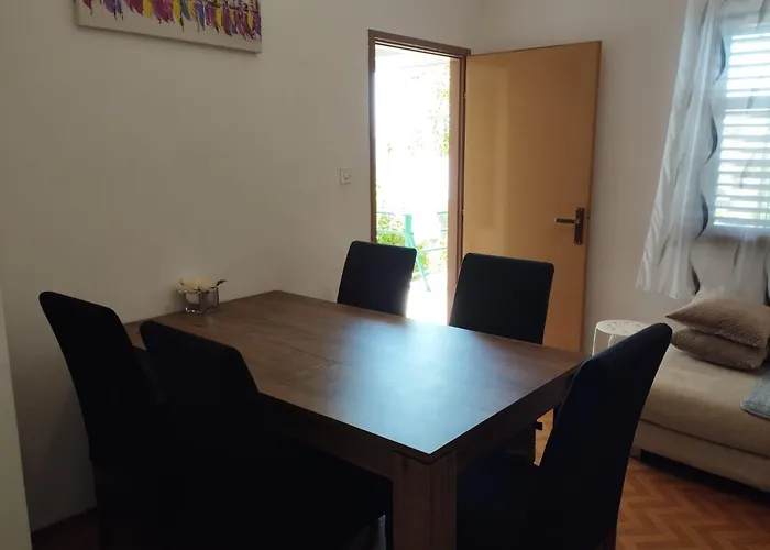 House B - With Spacious Terrace And Beautiful View Omiš