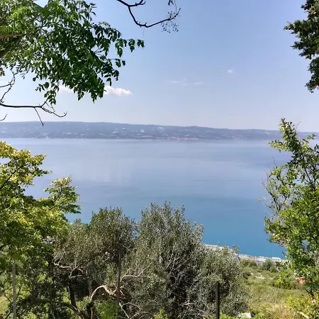 Apartman House B - With Spacious Terrace And Beautiful View *