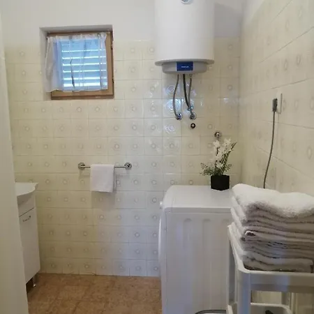 House B - With Spacious Terrace And Beautiful View * Omiš