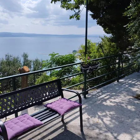 House B - With Spacious Terrace And Beautiful View * 奥米什