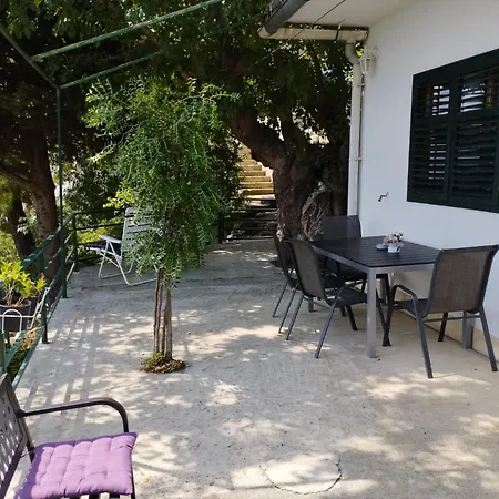 House B - With Spacious Terrace And Beautiful View Apartmán Omiš