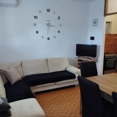 House B - With Spacious Terrace And Beautiful View *