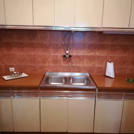 公寓 House B - With Spacious Terrace And Beautiful View 奥米什