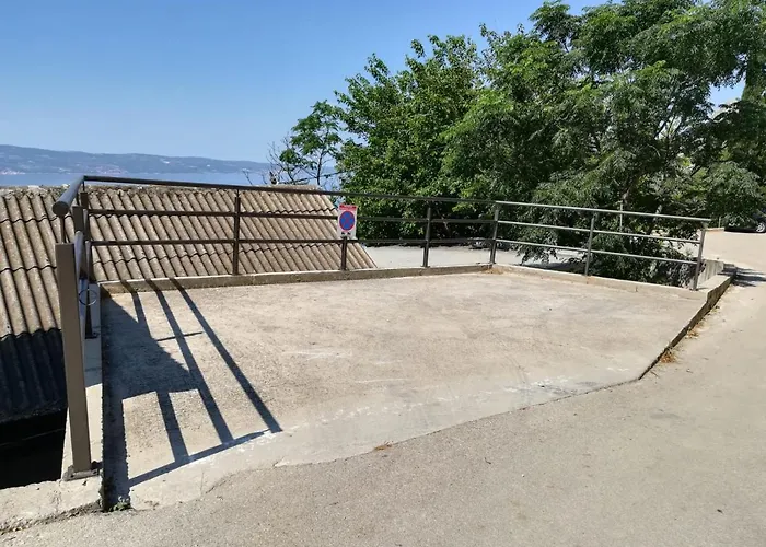 House B - With Spacious Terrace And Beautiful View 公寓 *