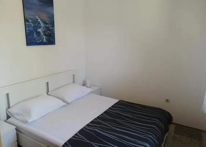 House B - With Spacious Terrace And Beautiful View * Omiš