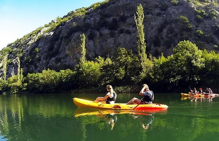 House B - With Spacious Terrace And Beautiful View 公寓