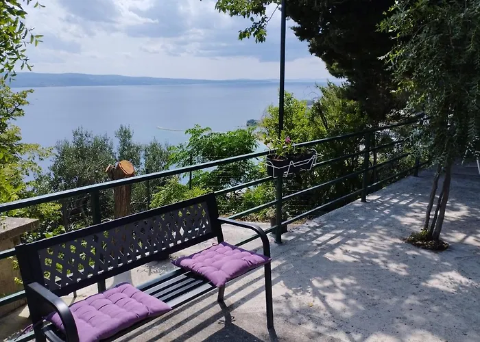 House B - With Spacious Terrace And Beautiful View * Omiš