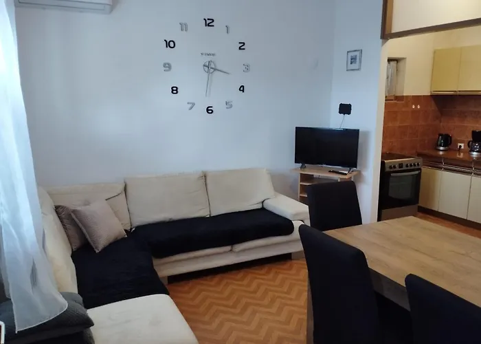 House B - With Spacious Terrace And Beautiful View *